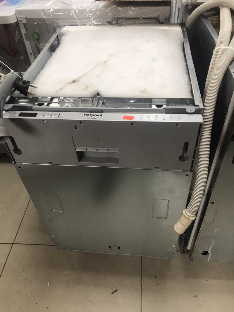 Hotpoint-Ariston HSIC 3M19 C Съдомиална машина-Нова с транспортен дефект,18 месеца гаранция.