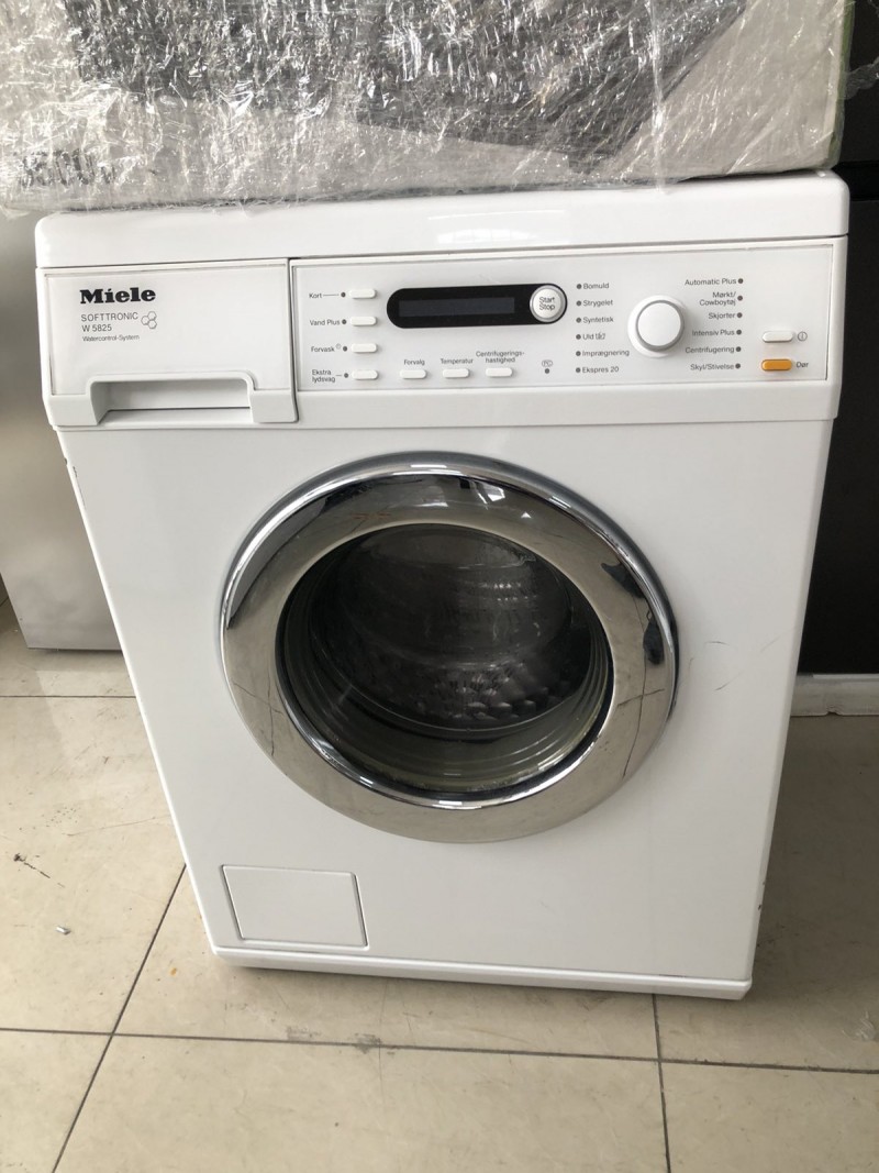 Перална Miele W 5825-18 месеца гаранция.