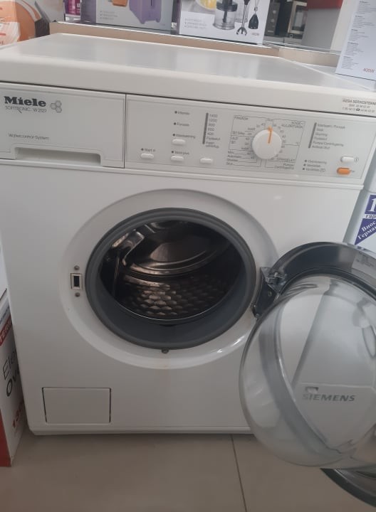 Пералня MIELE Softtronic W-2122- Втора употреба внос от Германия. В перфектно състояние и обслужена.