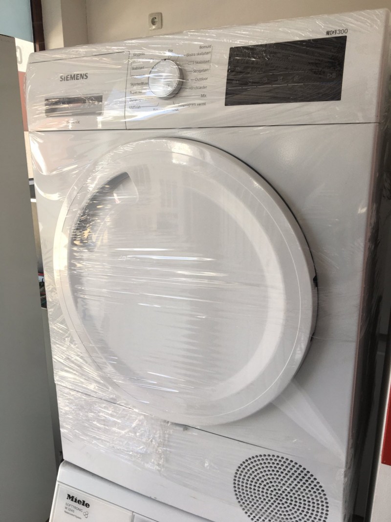 Сушилня Siemens WT43RVE8DN/02, Кондензационна, Термопомпа, 8 кг, Клас A++, Бяла